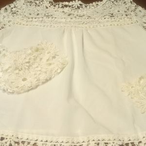 Beautiful White Lace Trimmed Tunic Size L